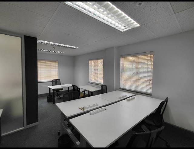45M² OFFICE TO LET IN BRYANSTON